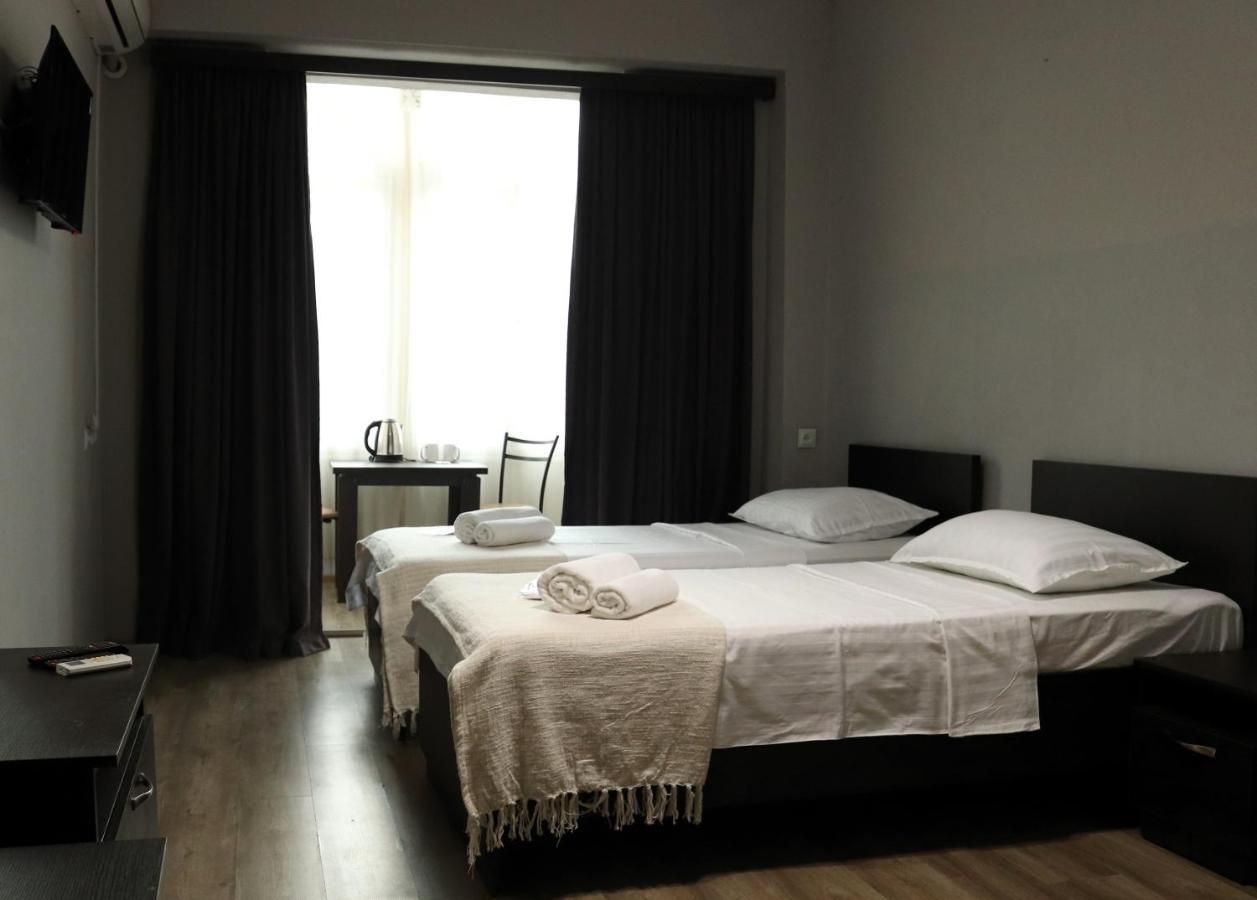 Erekle 8/10 Apartment Tbilisi Bagian luar foto